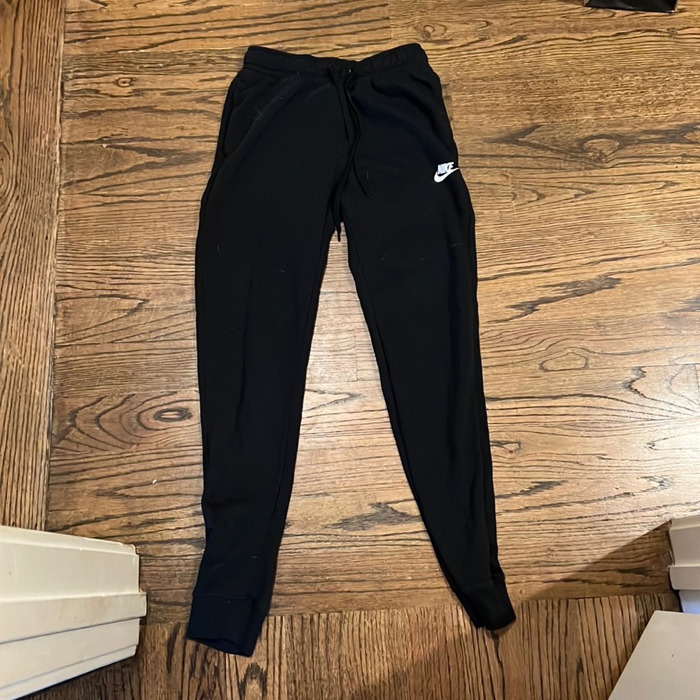 Nike joggers size xs